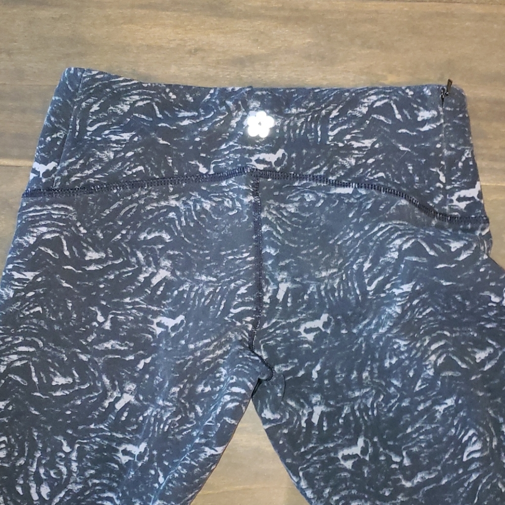 Patterned Leggings - Picture 3 of 3